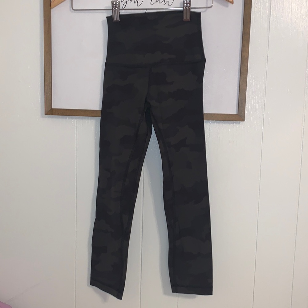 Lululemon cropped camo leggings